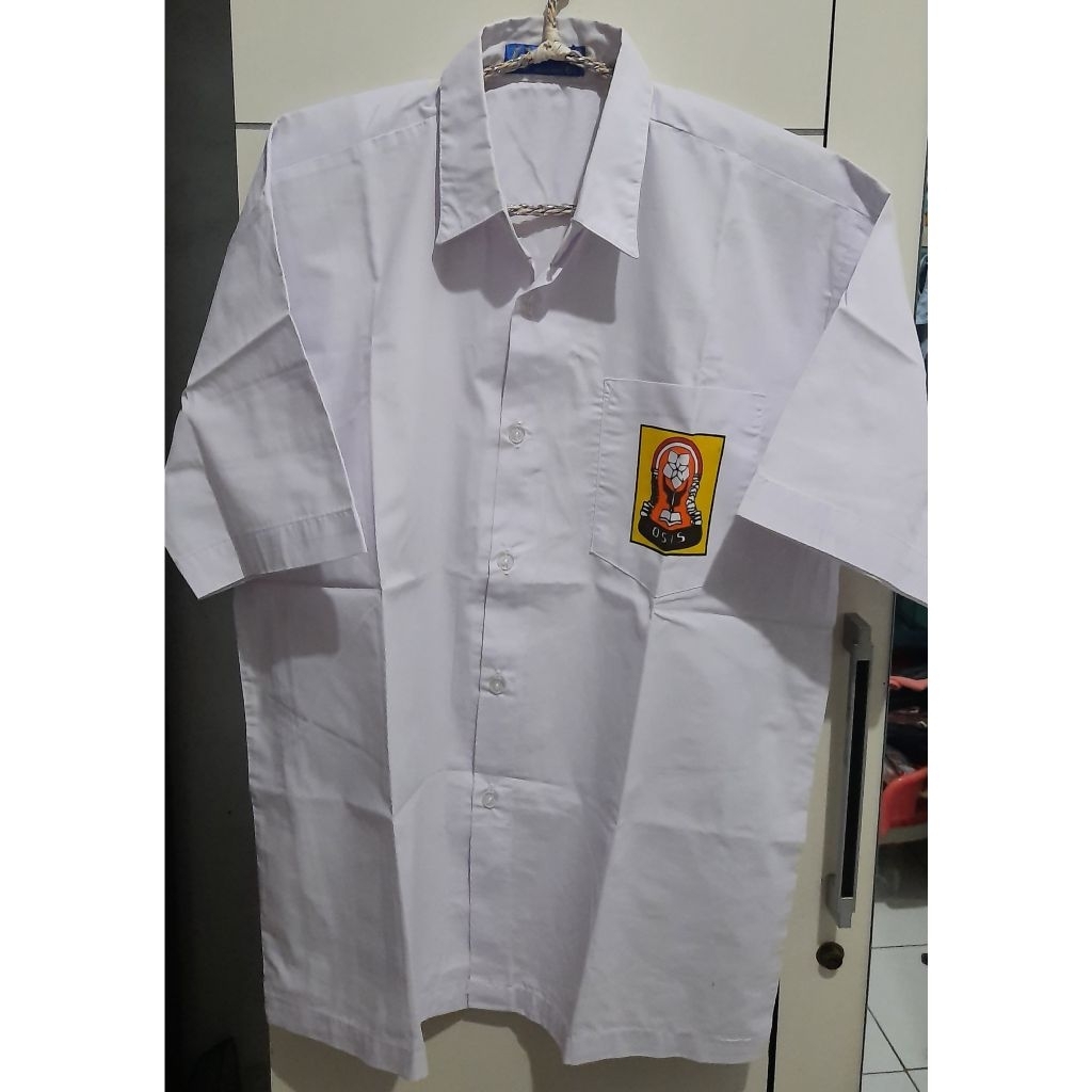 Preloved - Atasan seragam osis SMP model lengan pendek