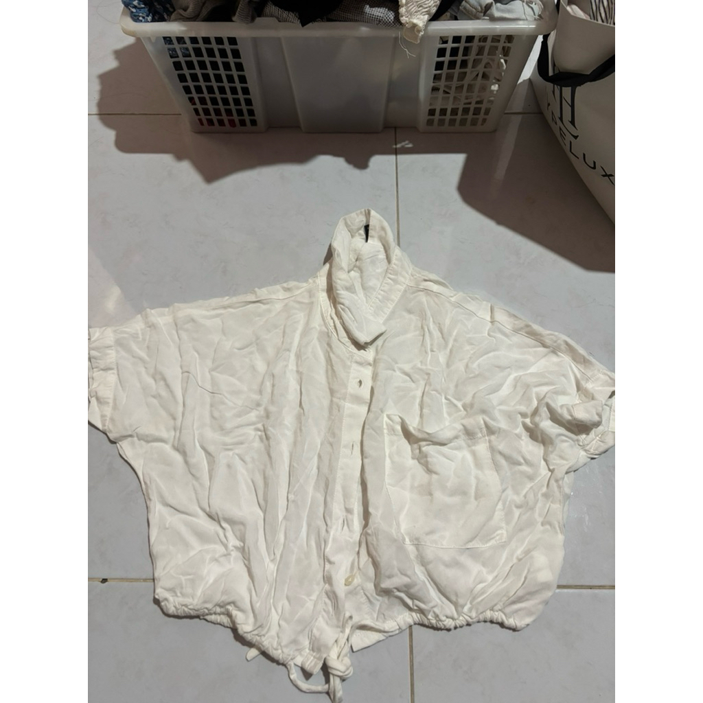 kemeja putih colorbox crop