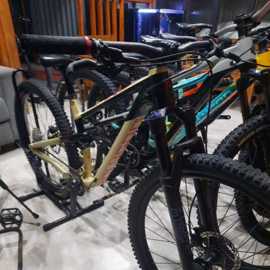 Sepeda Polygon Siskiu D7 second size s27.5