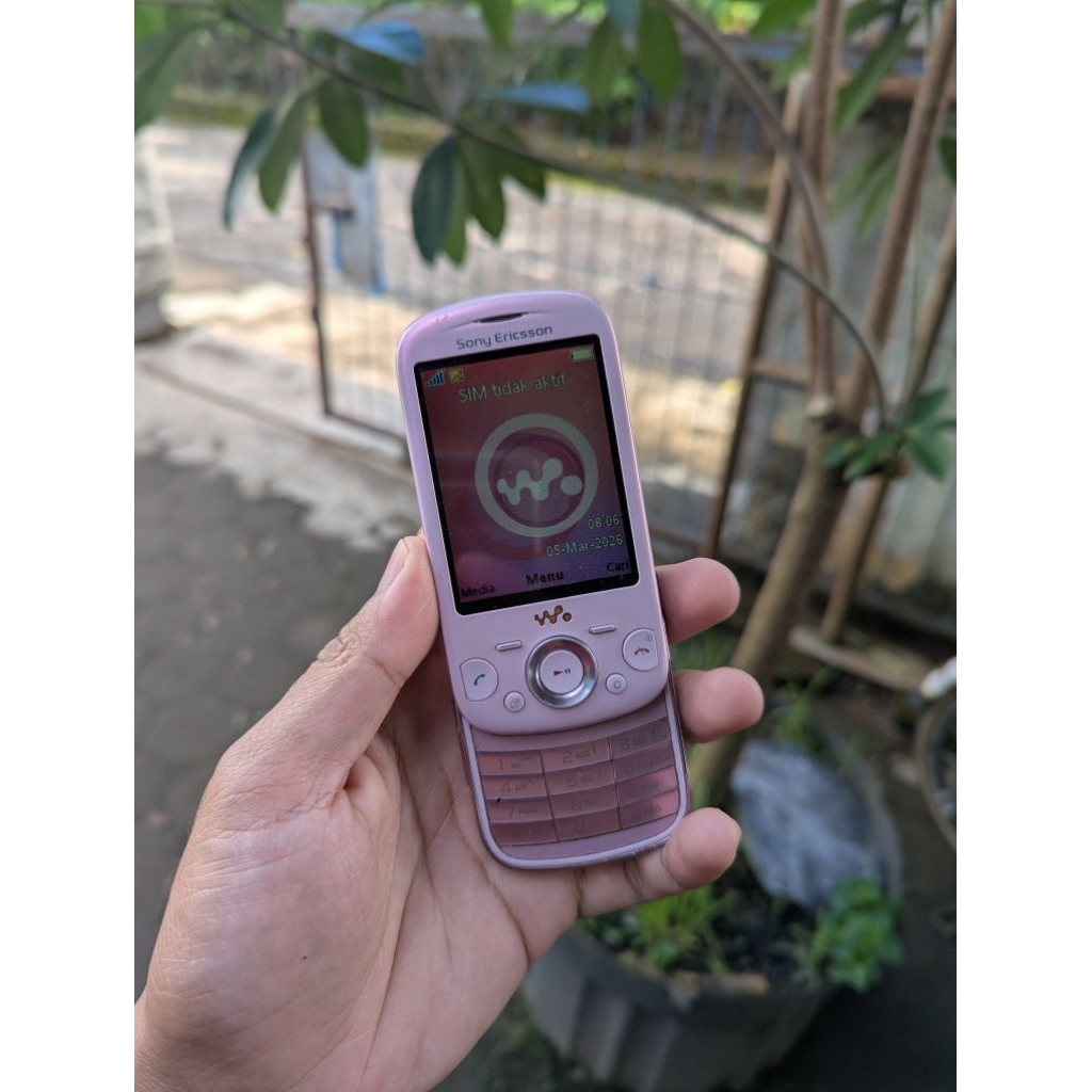 Sony Ericsson W20i Zylo Second Mulus
