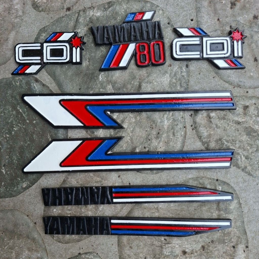 Emblem Logo Stiker Timbul Decal Striping Stripe  Motor Yamaha V80 V80cdi Y80