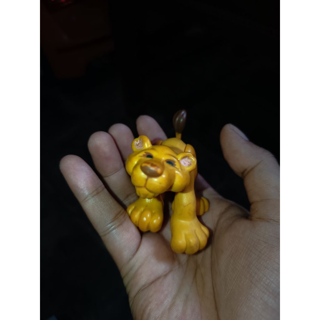 1995 FISHER PRICE POSEABLE FEMALE LION FIGURE