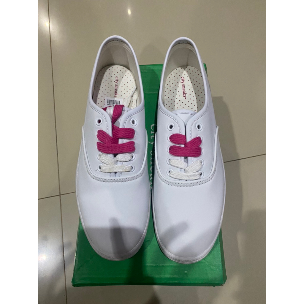 City Sneaks By Payless