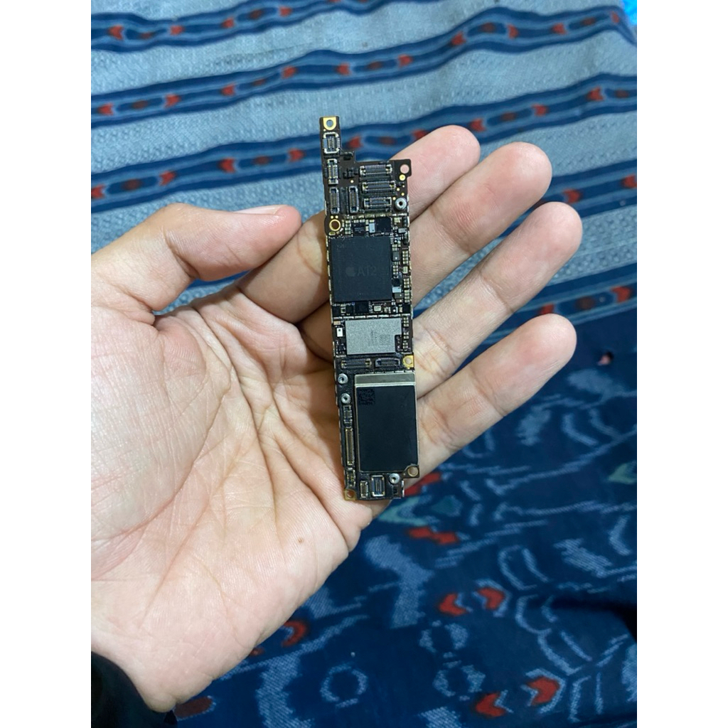 Mesin iPhone Xr iCloud Kosong