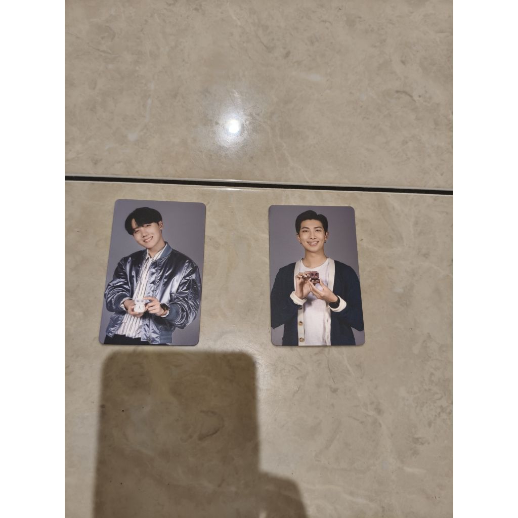 photocard BTS dari galaxy buds PC