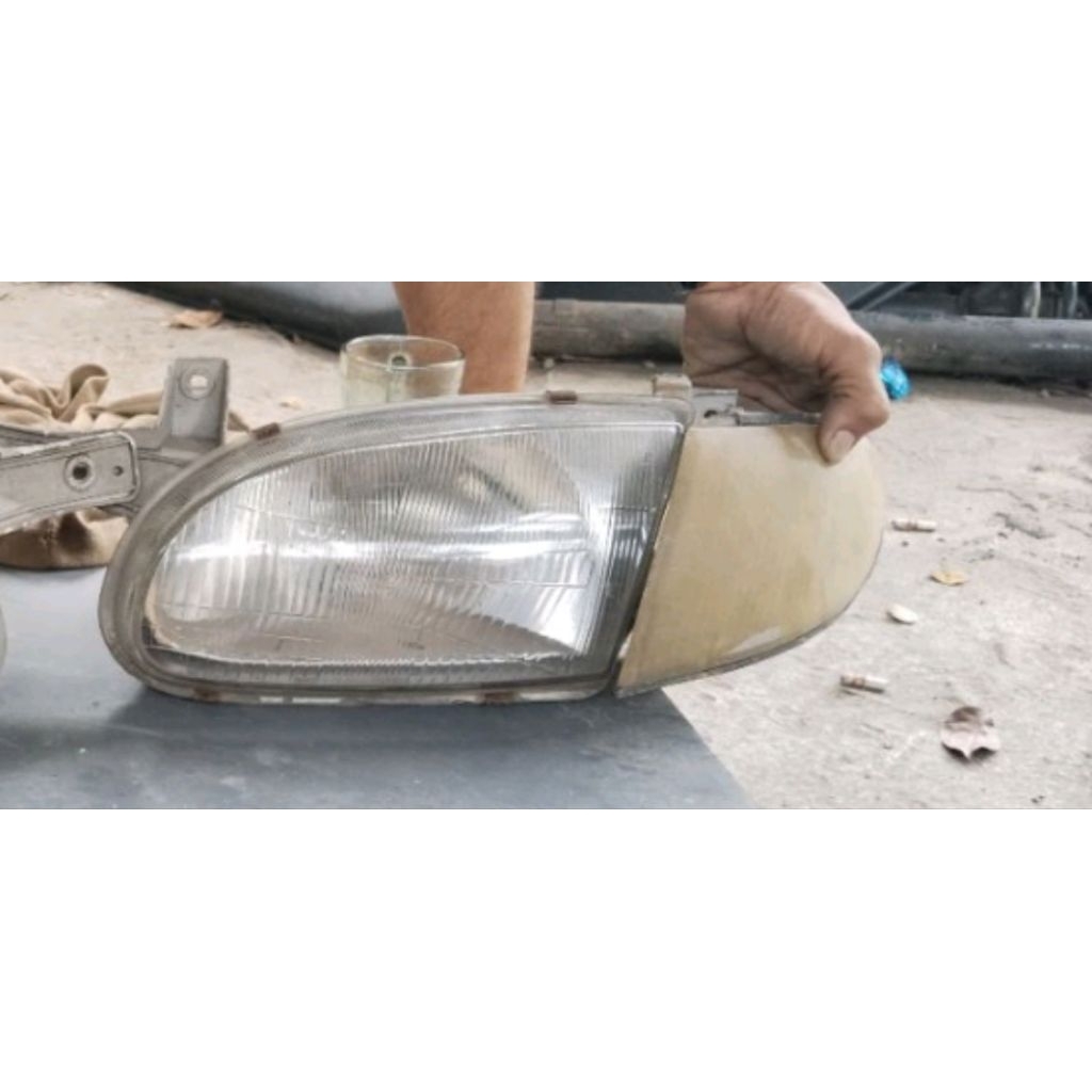 lampu depan hyundai acent sebelah kiri