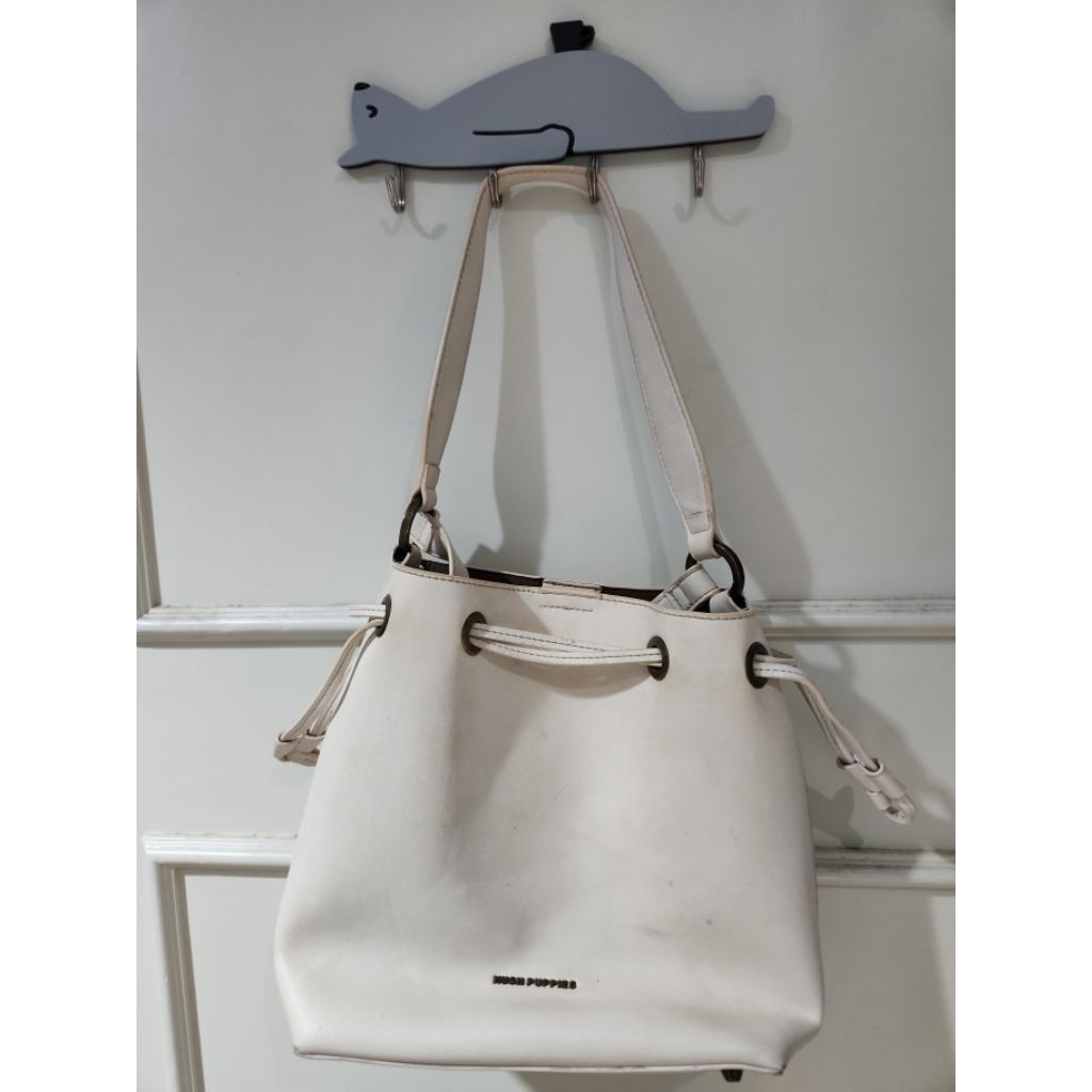 Hush Puppies White Bucket Bag Preloved/Second