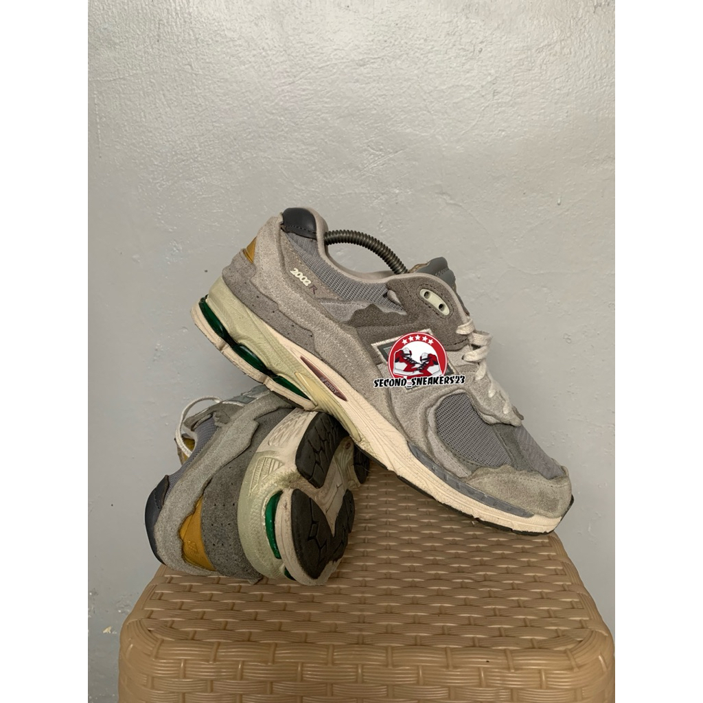 SEPATU SECOND SIZE 42