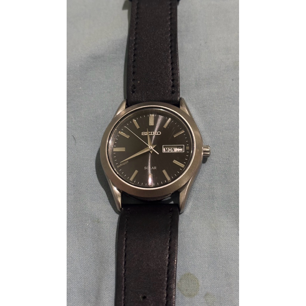 Jam Seiko Solar