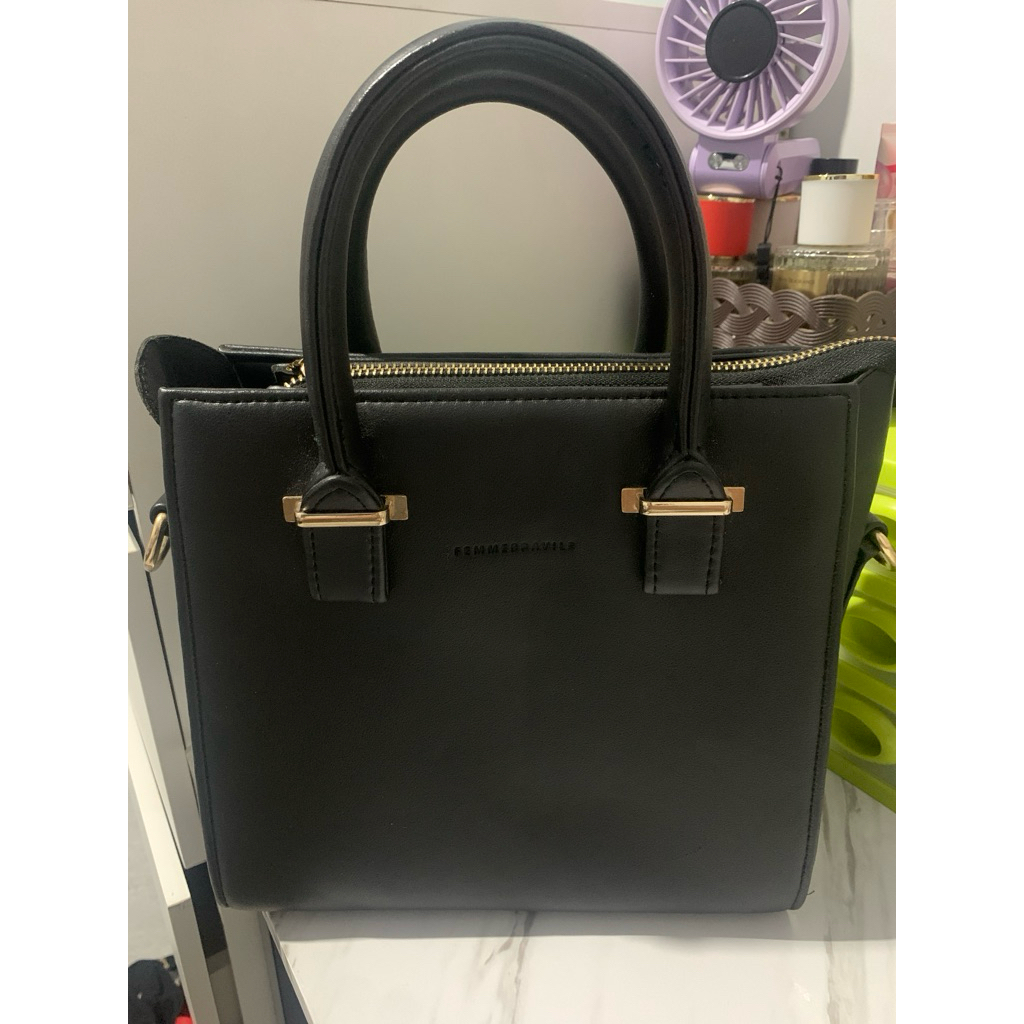 Tas Merk FemmeBravile ( preeloved )/sling bag