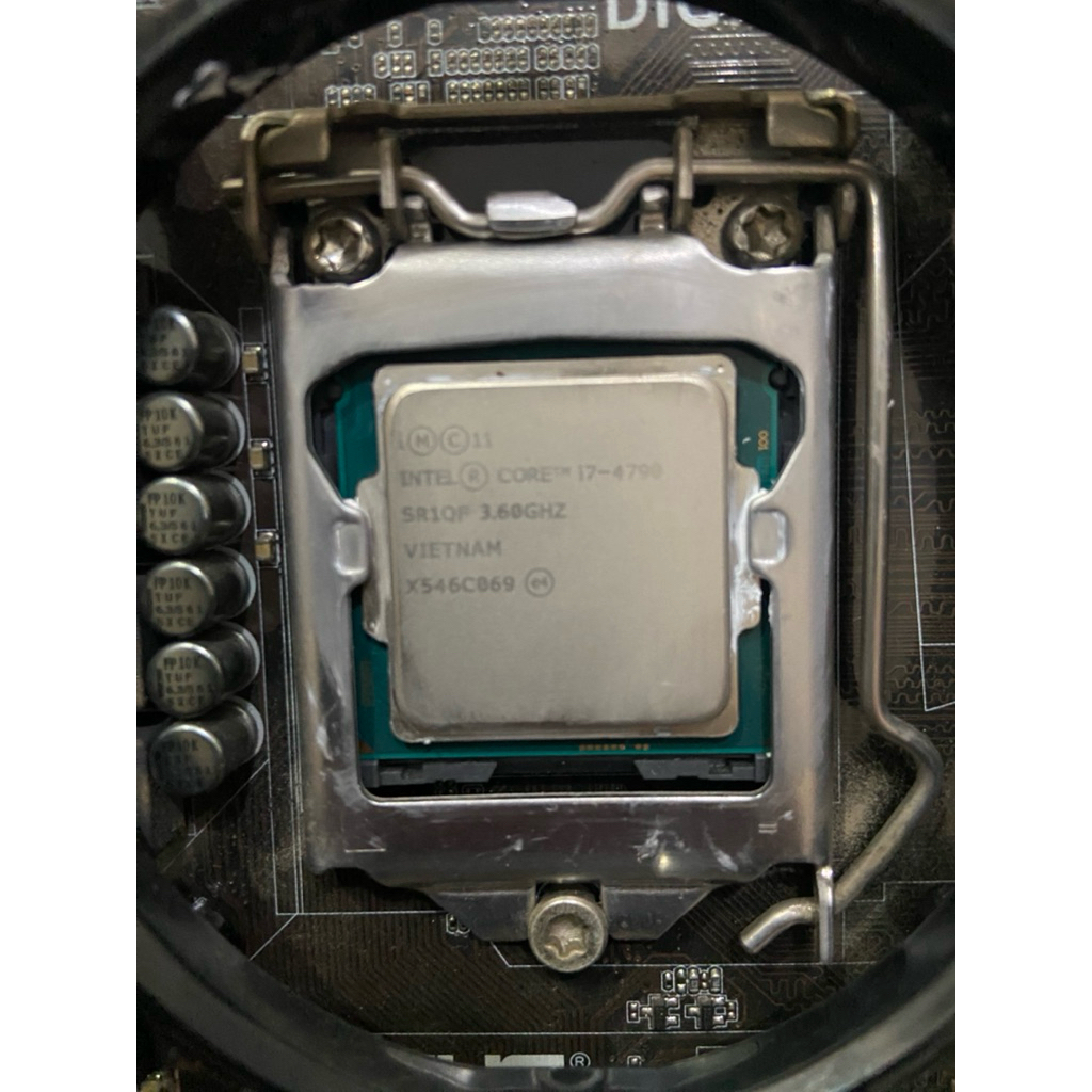 WTS paket pc Intel core i7 4790 non K + Asus Trooper b85 ATX + SSD SATA KLEVV 120gb + RAM 2x8gb beka