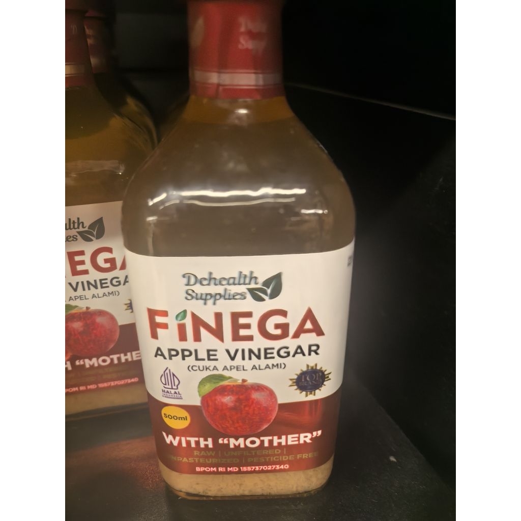 FINEGA APPLE VINEGAR WITH MOTHER. CUKA APEL ALAMI. APEL CIDER VINEGAR