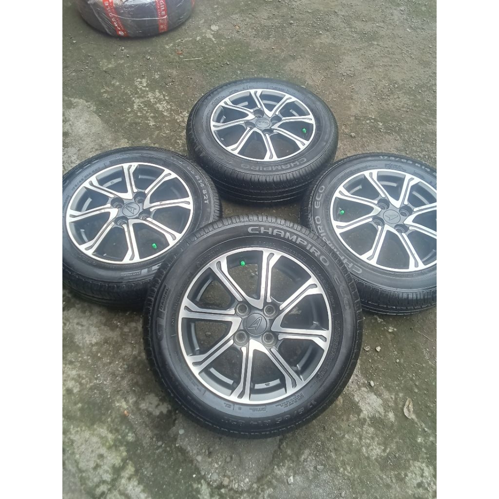 VELG ORI SIGRA 2022 RING 14 PCD 100 KOMPLIT BAN TEBAL 85%,BISA BUAT AYLA AGYA CALYA DLL