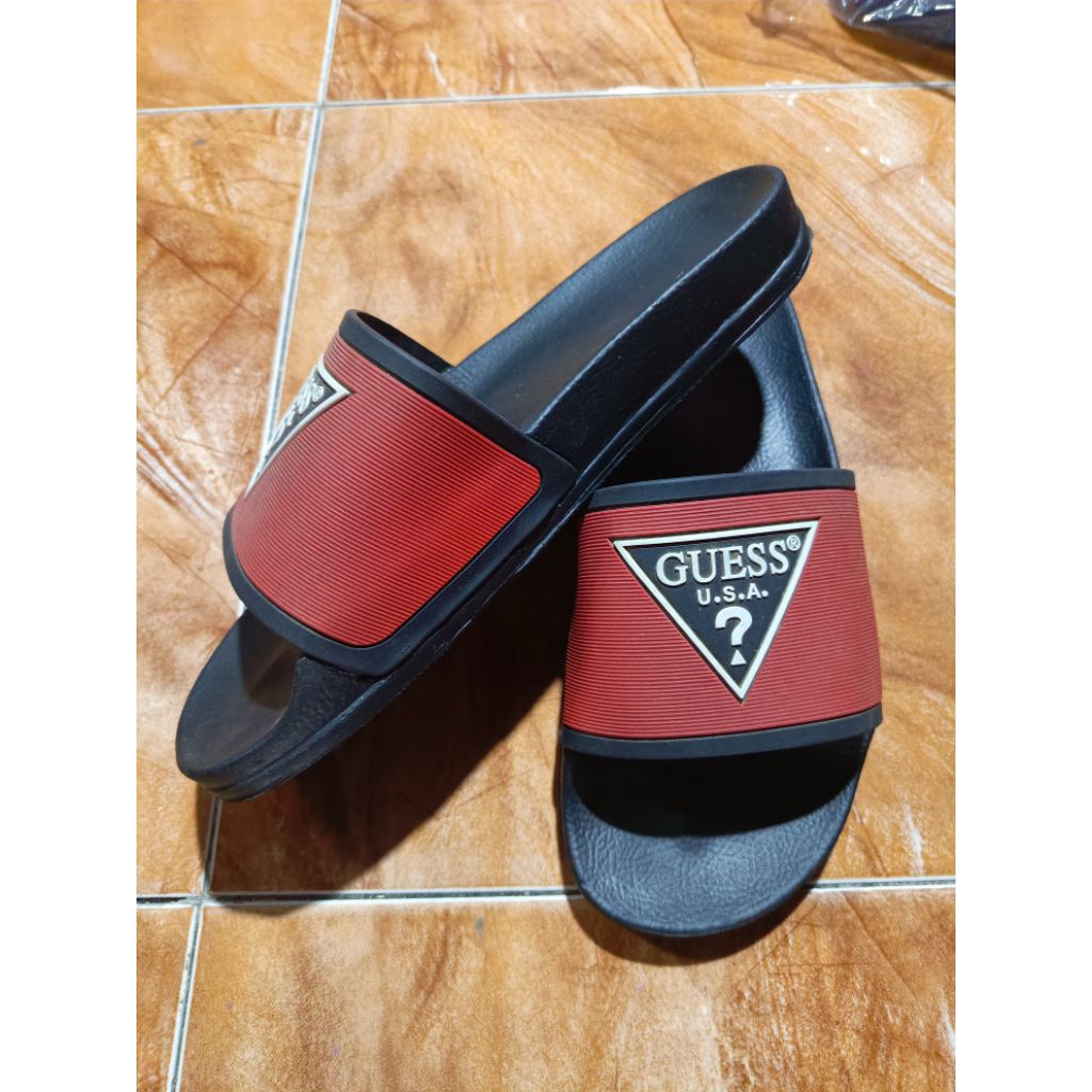 sandal guess pria ringan