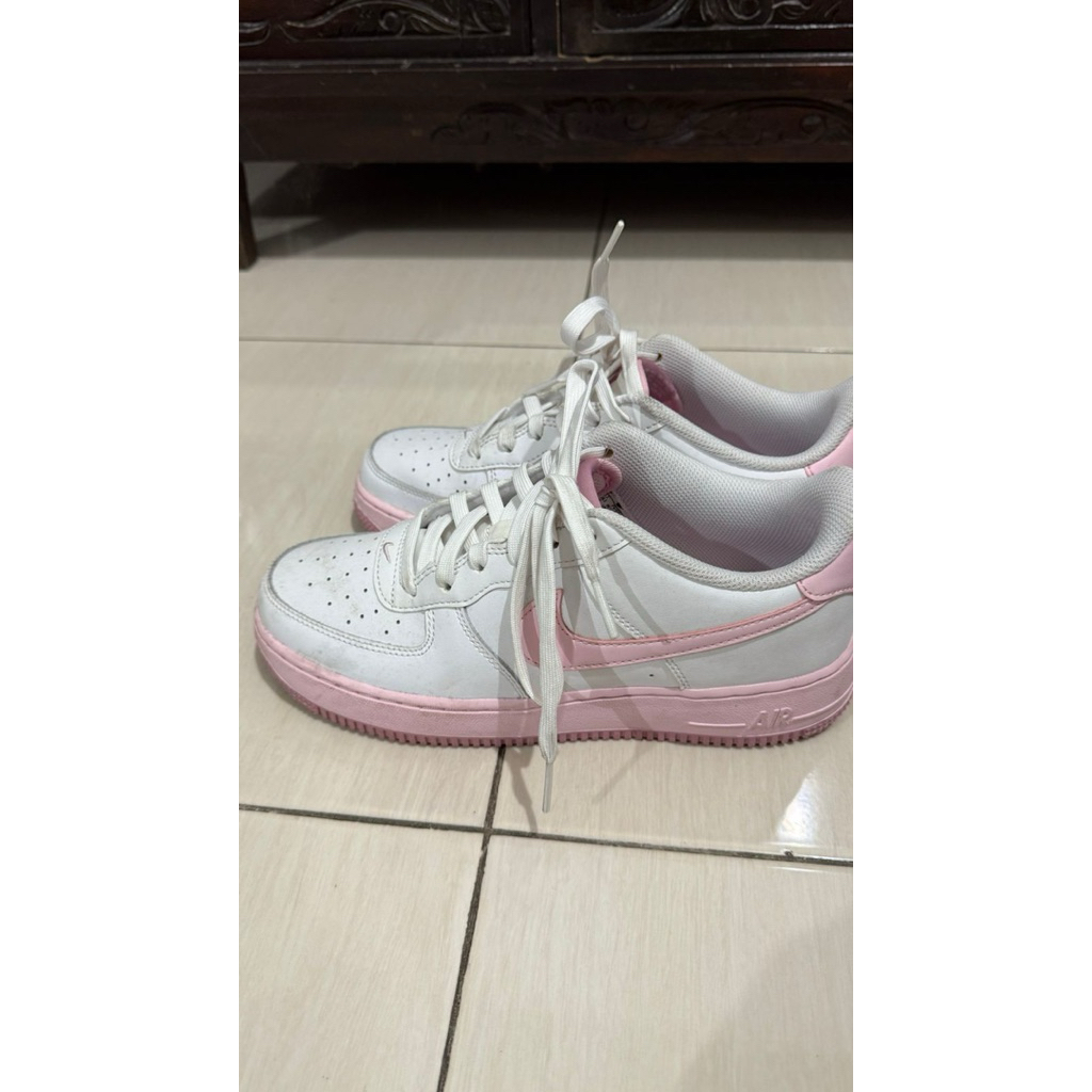 Preloved Nike air force 1 pink white sz 38