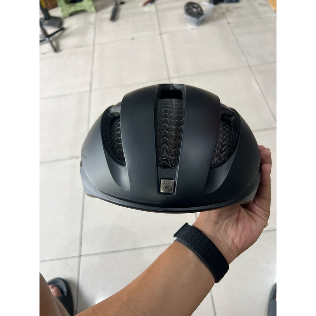 BONTRAGER XXX WAVECEL M L BEKAS HELM SEPEDA PRELOVED ROADBIKE SECOND HITAM BLACK ORIGINAL NO BOX