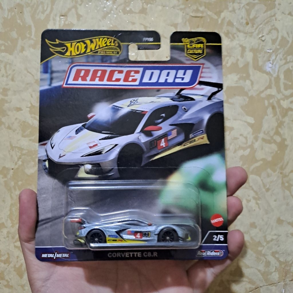 Hot Wheels Premium RACE DAY Corvette C8.R