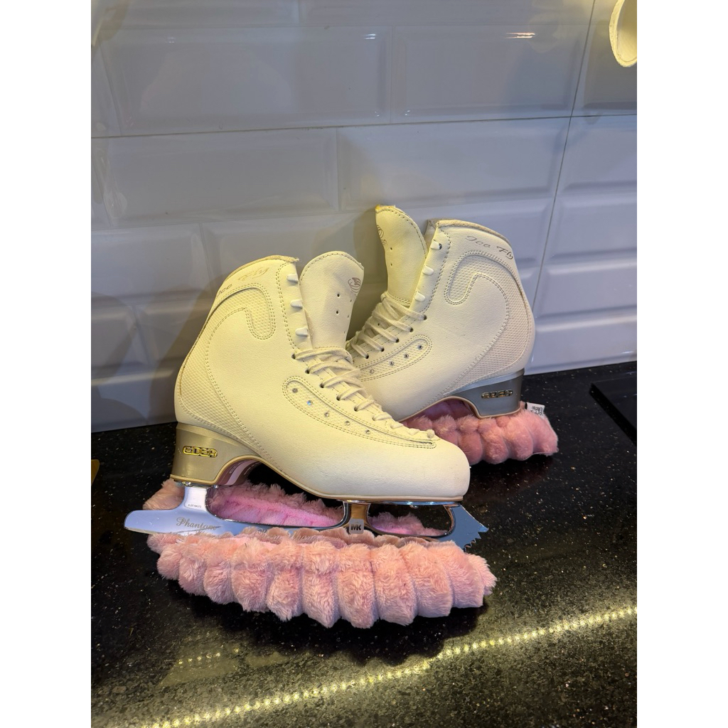EDEA Ice Fly 250C + MK Phantom Blade Sepatu Figure Ice Skating
