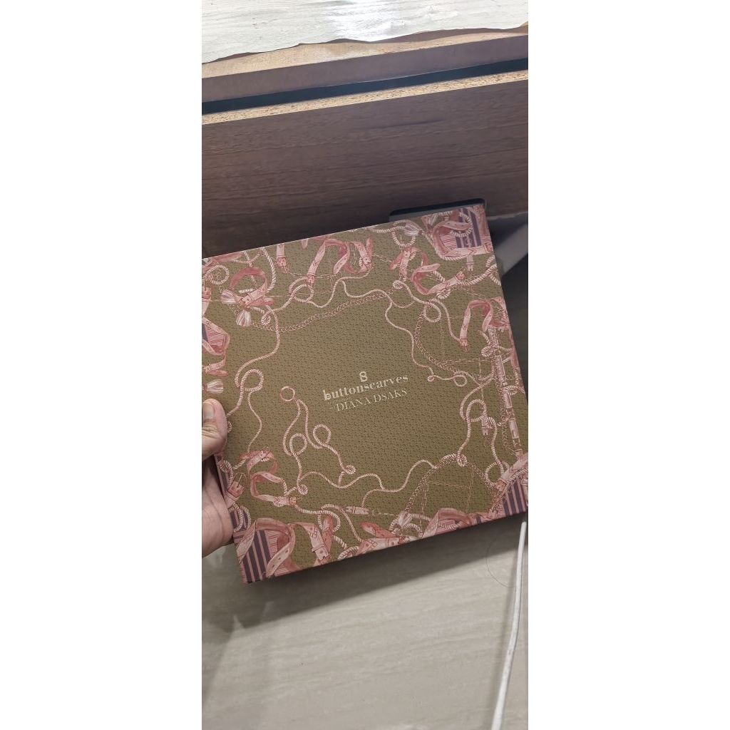 BUTTONSCARVES CHAIN 2 LA BELLA