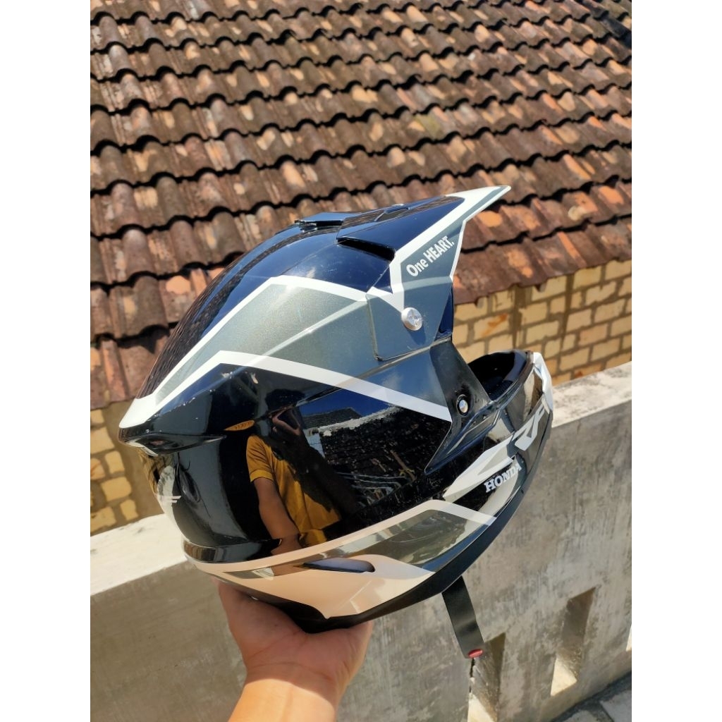 helm CRF ORI deller second ukuran L