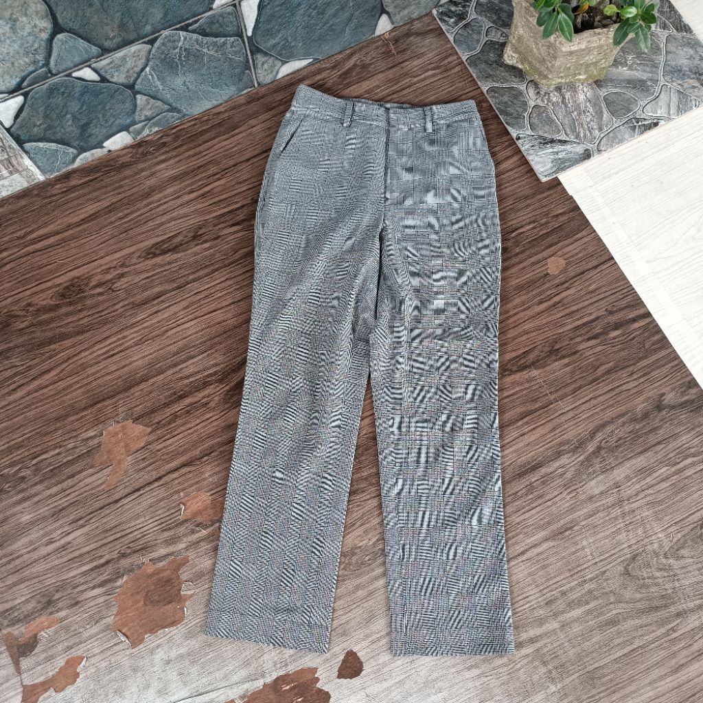 ankle pants uniqlo tartan cakepp ( sz 26 perhatikan pxl)
