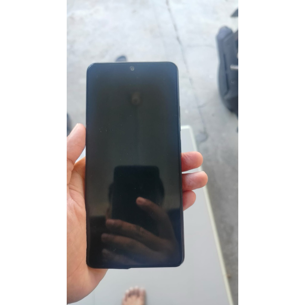 POCO Varian 8/256 (Stuck logo)