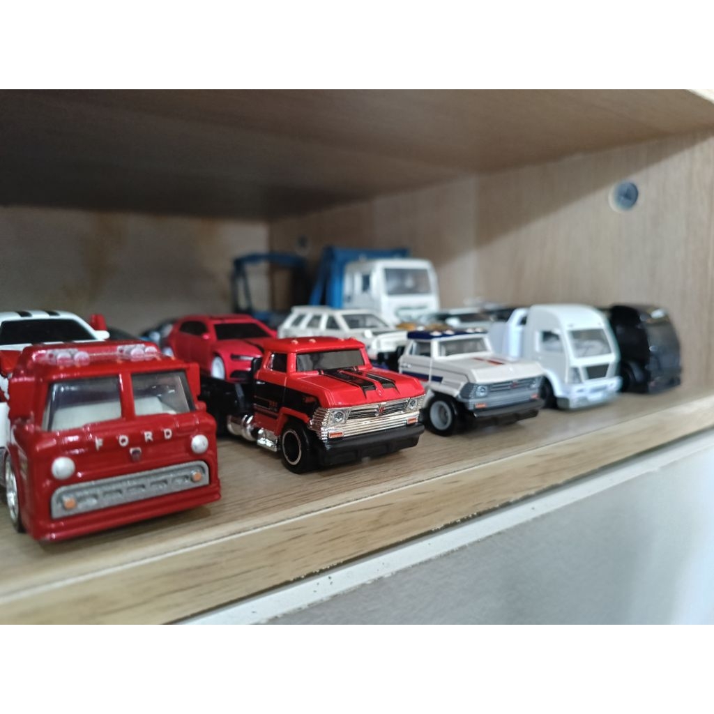 truk towing aero lift hot wheels team transport  Rp 145.000 - Rp235.000