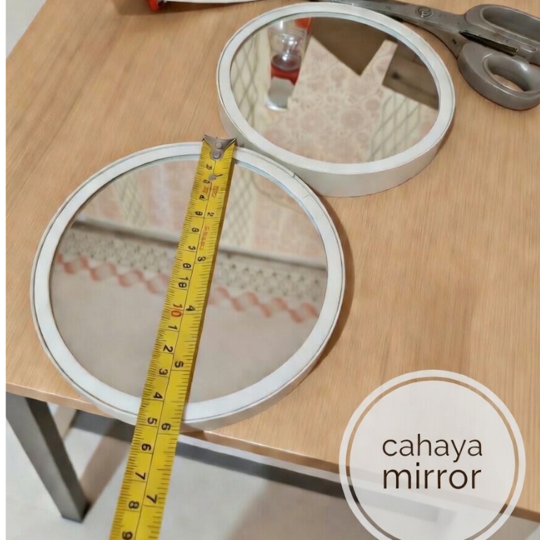 kaca cermin kecil/cermin bulat  cermin gantung dan berdiri..D15cm...buat gantung dan  meja