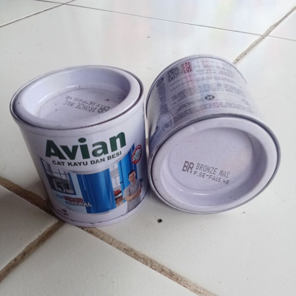 Cat Avian Bronze Emas