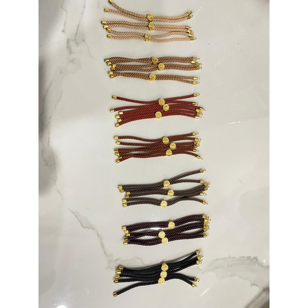 Aineed | Gelang Serut Korean - Gelang Serut Aneka Warna Coklat - Charm Berwarna Emas - Gelang Tangan