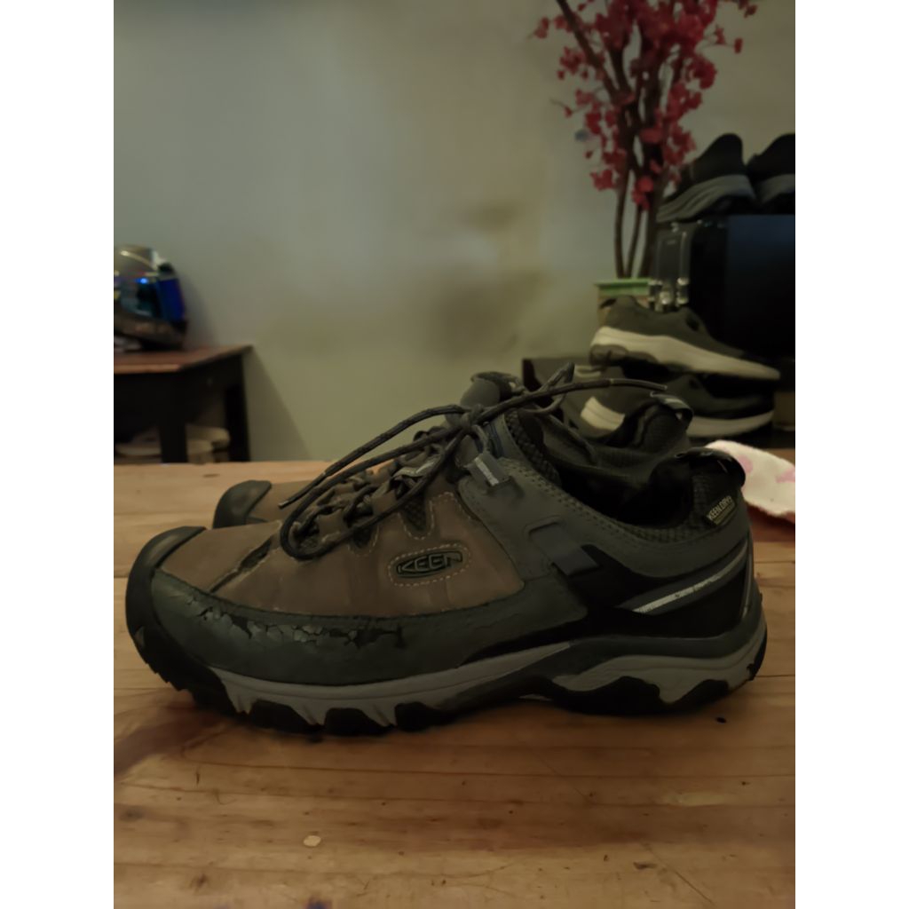 sepatu keen