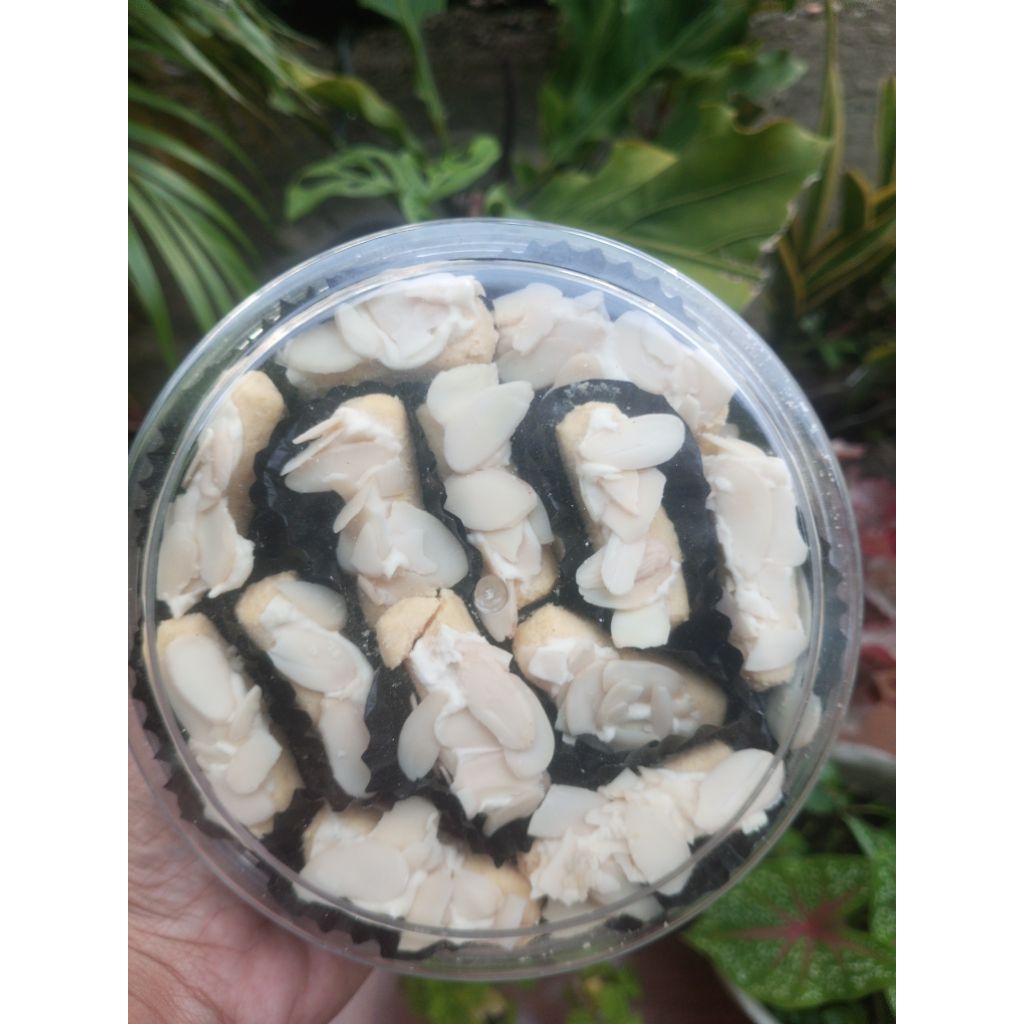 kueKeringMonicaLoren