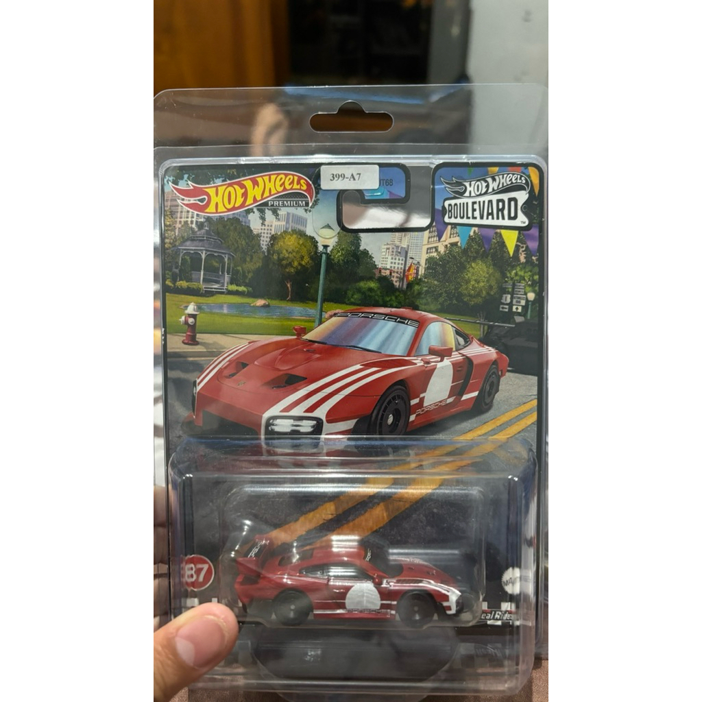 Hotwheels Premium Boulevard Porsche 935