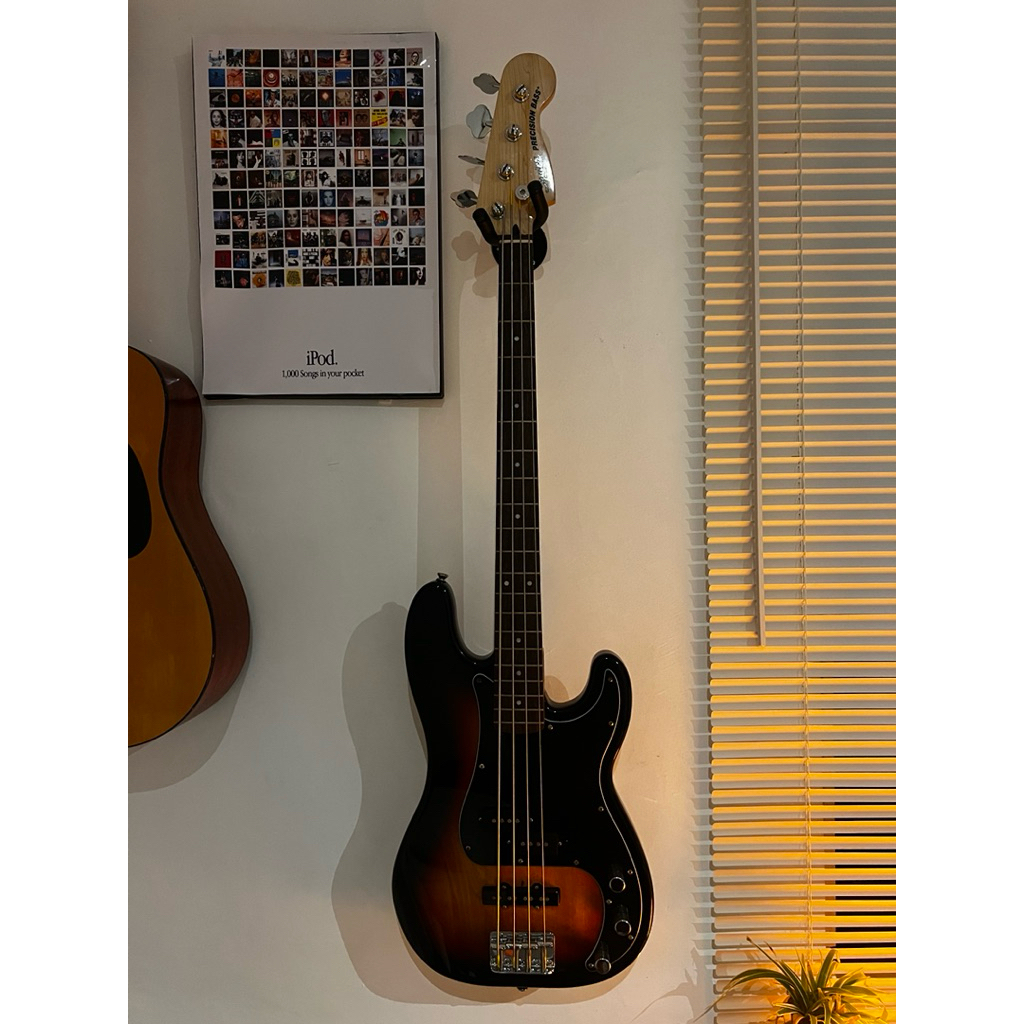 Squier affinity precision PJ Bass 4 string sunburst