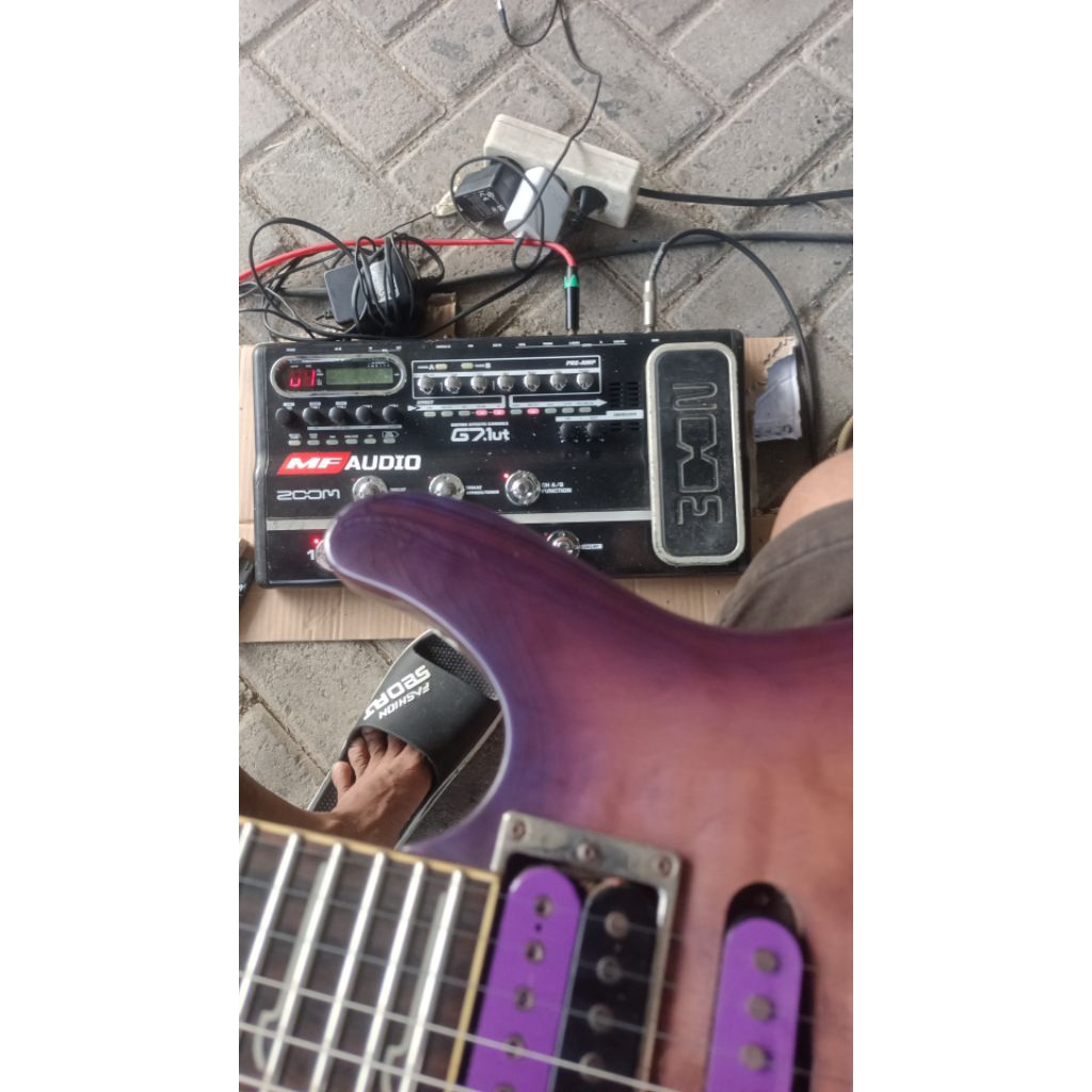 efek gitar zoom g7 1ut