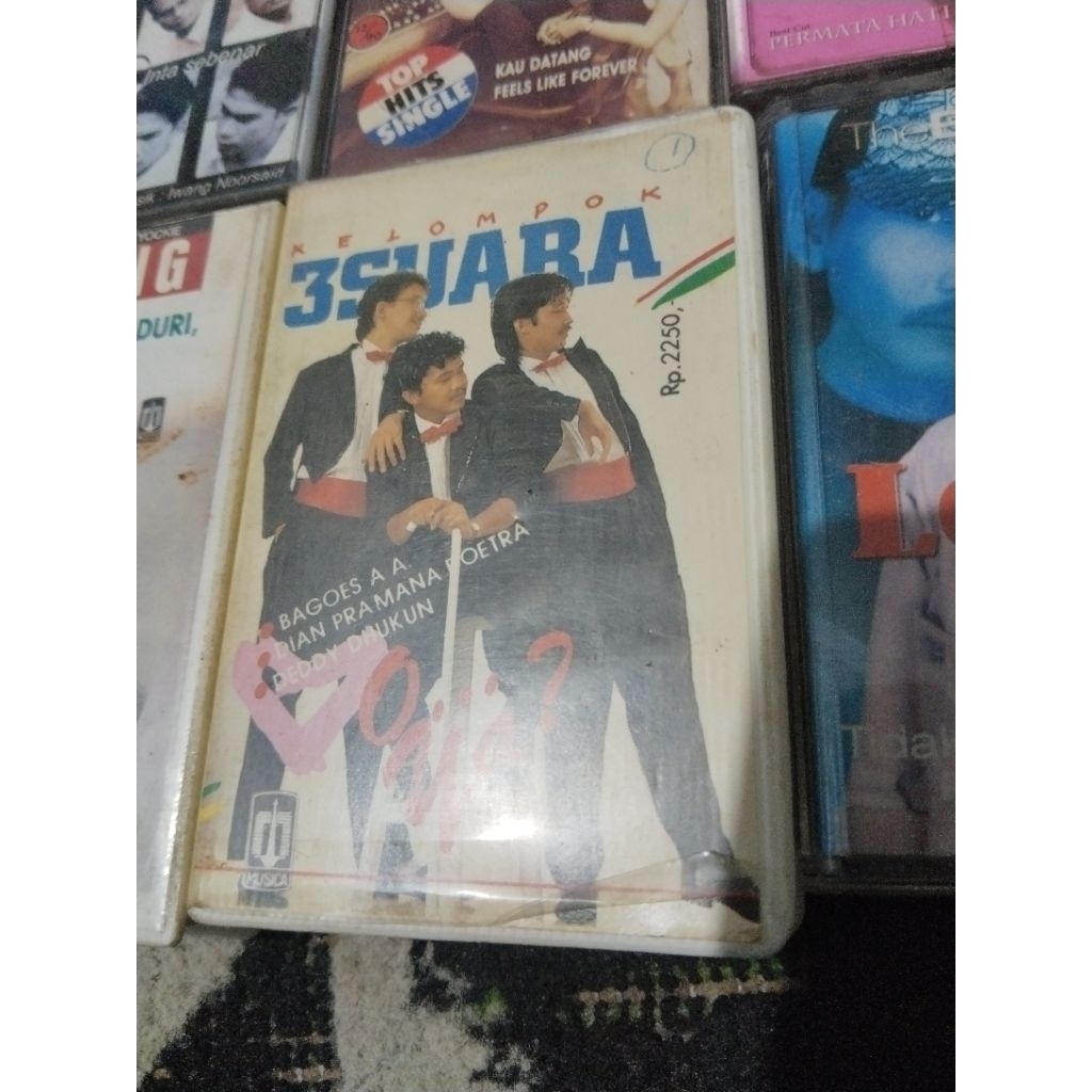 kaset pita kelompok 3 suara / o ya