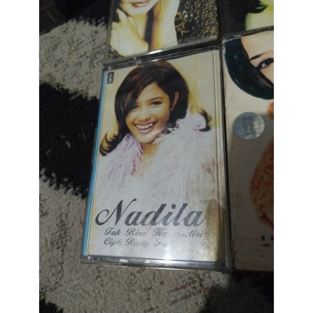 kaset pita nadila / tak bisa ku sendiri