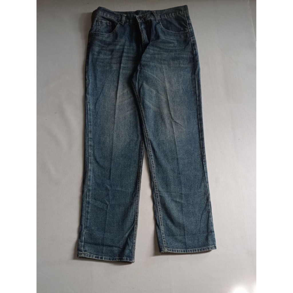 Celana Jeans Denim Basic Retro Fading Levis Size 33-34 Second Brand
