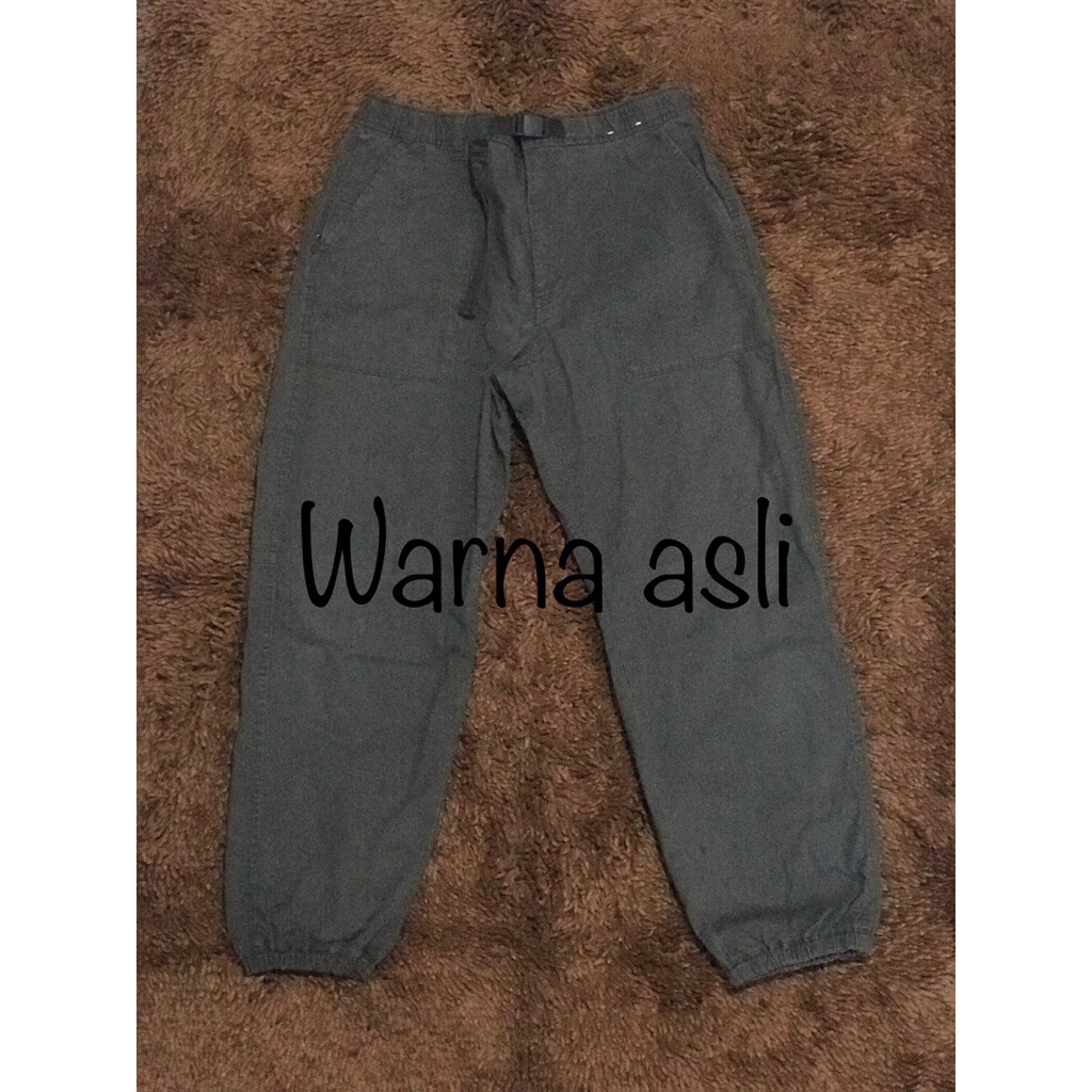 Uniqlo utility fatigue army outdoors jogger terbaik