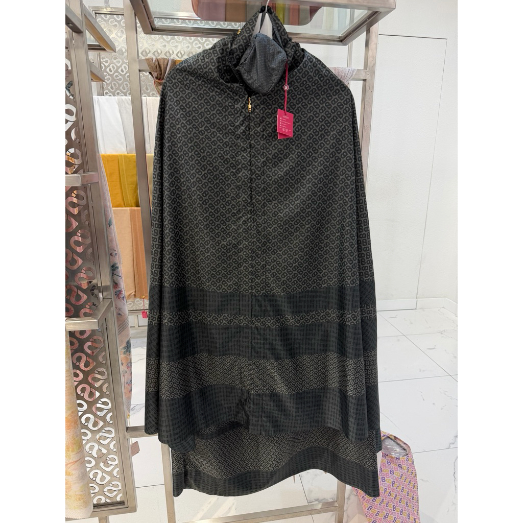 BUTTONSCARVES TAPIS ABSTRE PRAYER ROBE