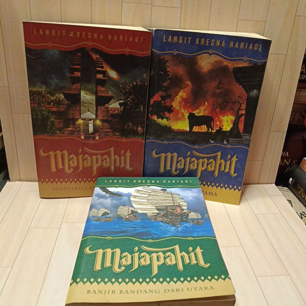 Novel Majapahit Karya Full set 1-3 karya langit Kresna hariadi