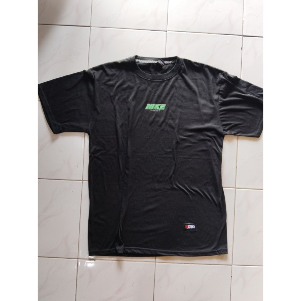 Preloved Kaos Nike Pria