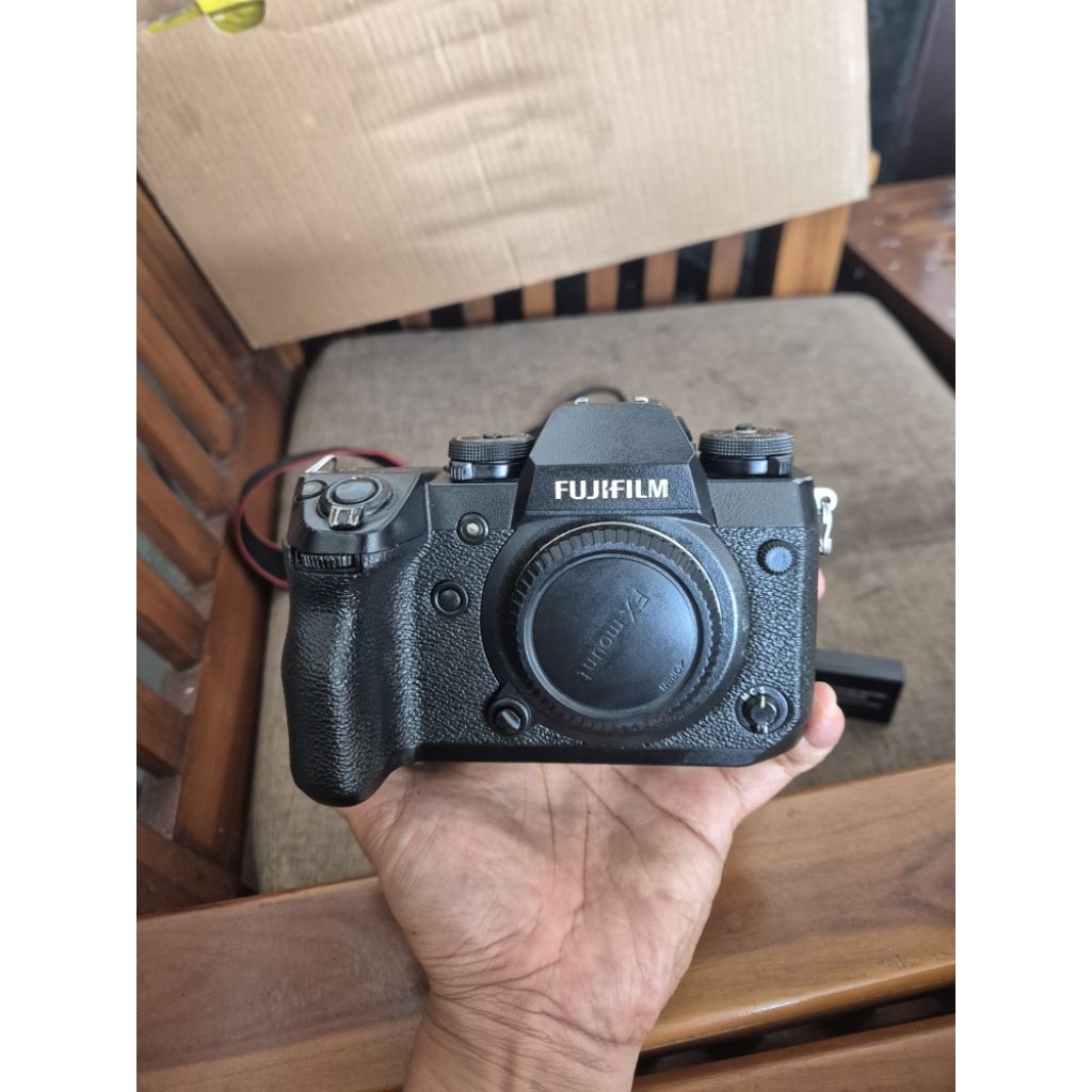 FUJIFILM XH1