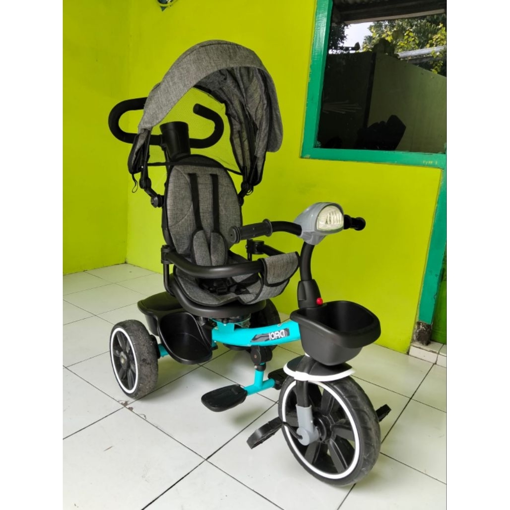 Preloved SEPEDA RODA TIGA IORA TRICYCLE T16 LIKE NEW