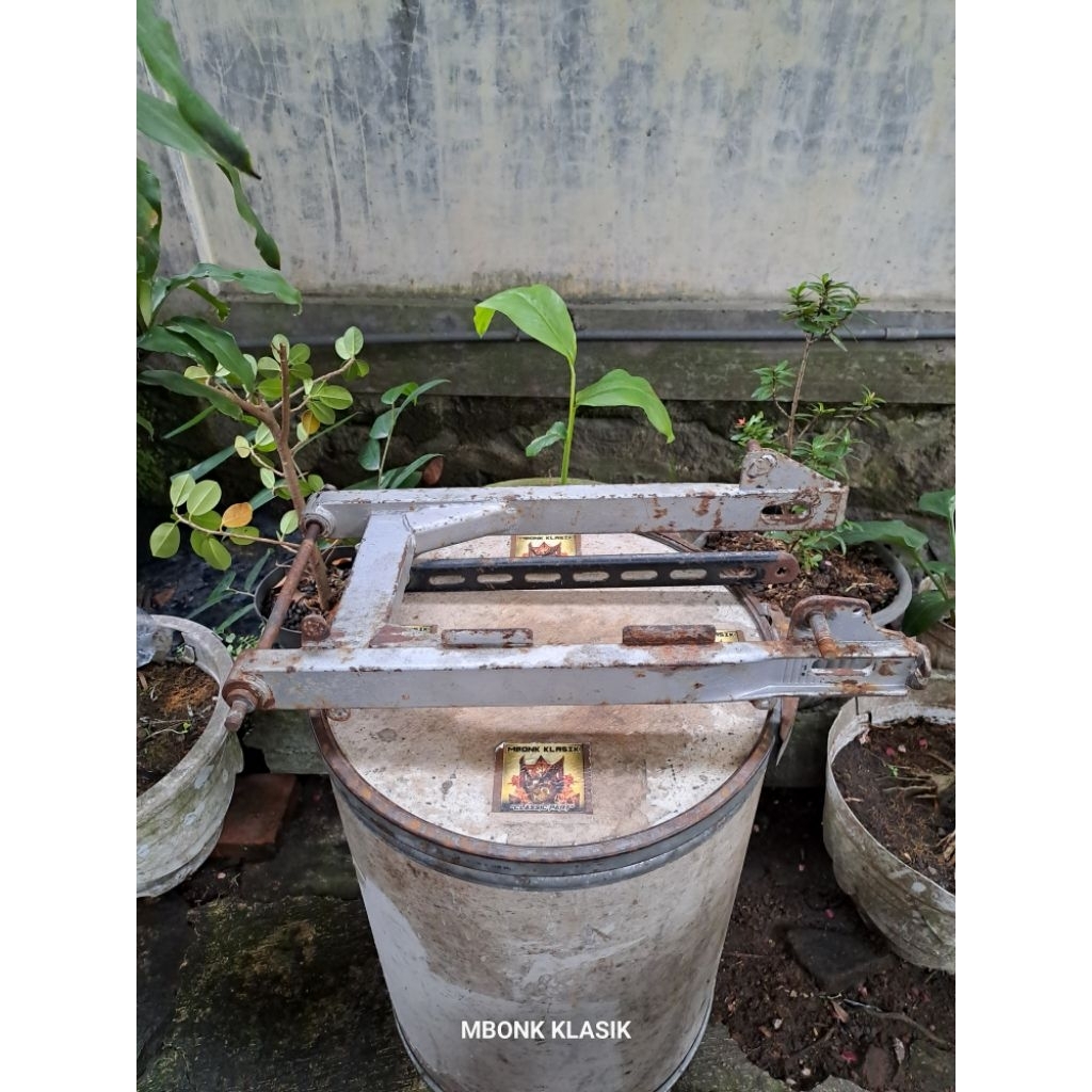 swing arm grand bulus legenda impressa ORIGINAL swingarm astrea grand bulus legenda impressa arm hon