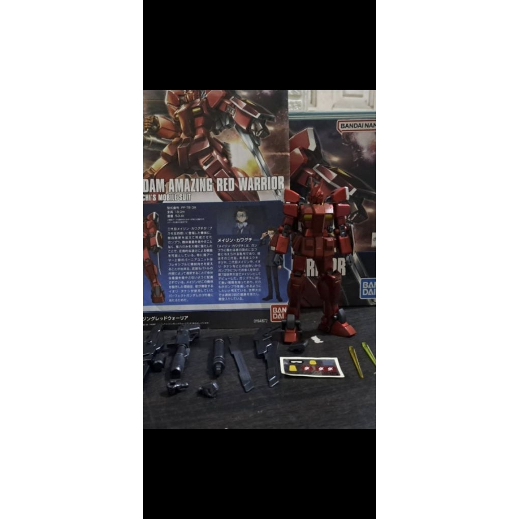 HG Amazing Red Warrior - Bandai