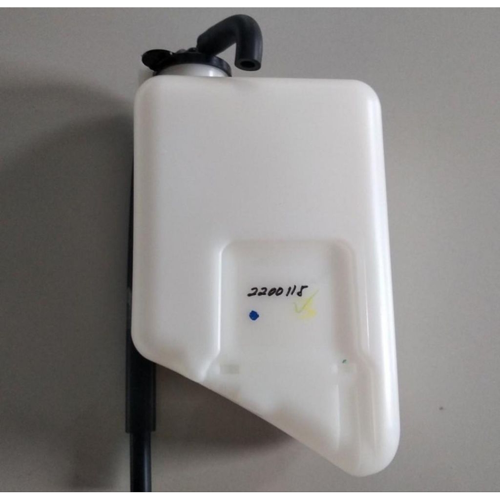 Tabung Tangki Air Cadangan Radiator (Tank Assy, Radiator Reserve) Untuk Mobil :- Daihatsu Grand Max 