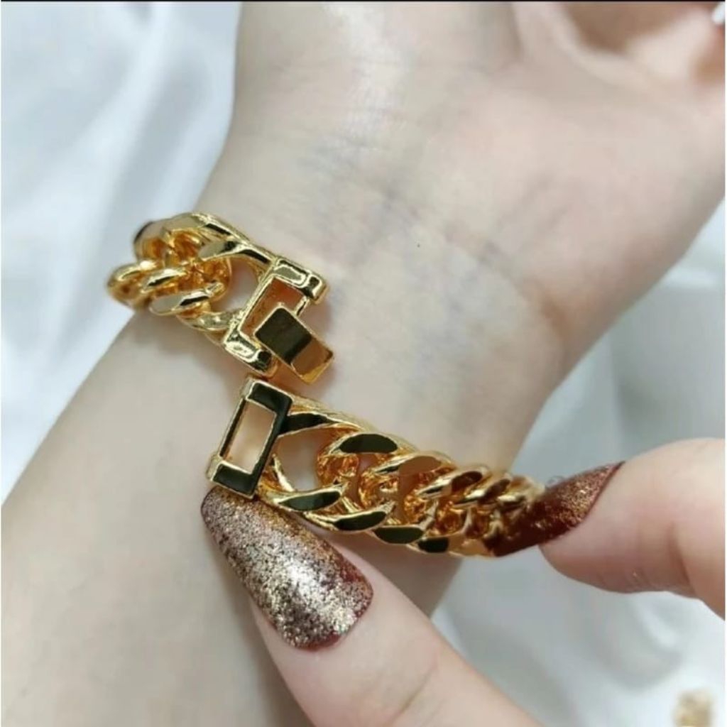 GELANG WANITA MODEL TERBARU MOTIF RANTAI TERBUAT DARI BAHAN KOIN LOGAM LAPIS EMAS
