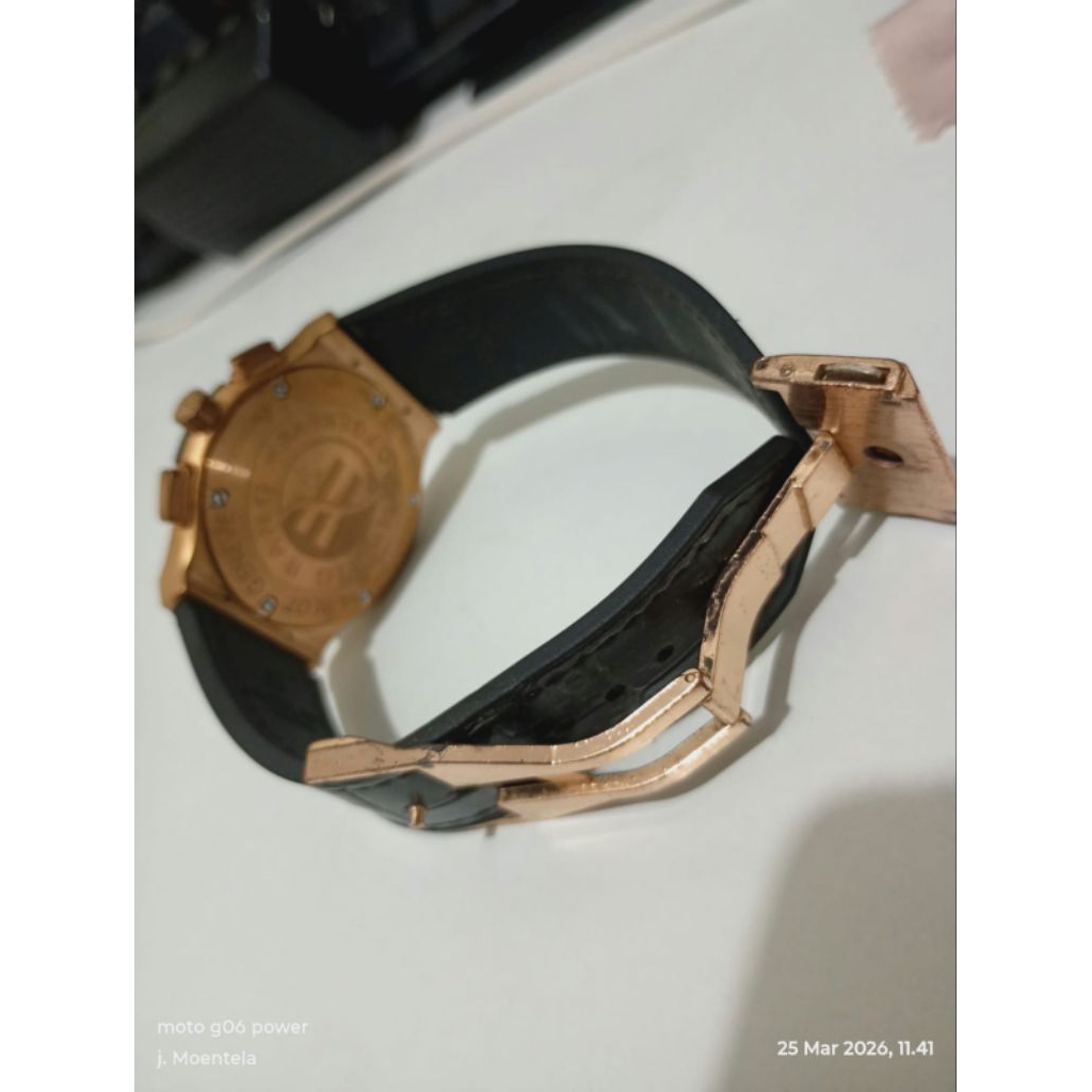 Jam Tangan Hublot Chronograph Quartz