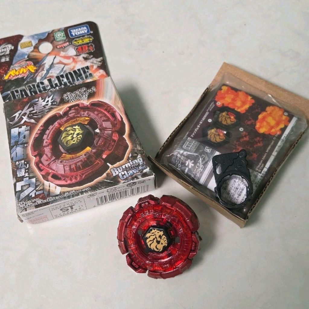 Beyblade Metal Fang Leone W105R2F Kode Box D1712
